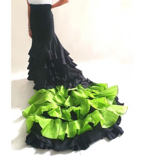 Bata de cola con volantes en tarlatana