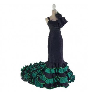 Bata de cola  de encaje y tarlatana